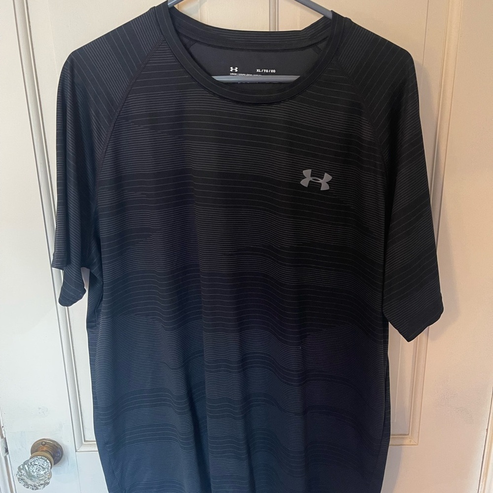 Under  Armour Tshirt
